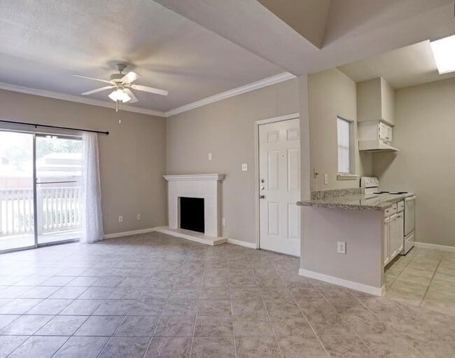 Building Photo - 4041 Drake St