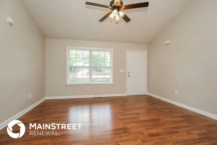 Building Photo - 187 Center St