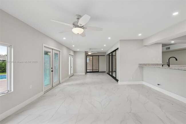 Building Photo - 20 W Tropical Way