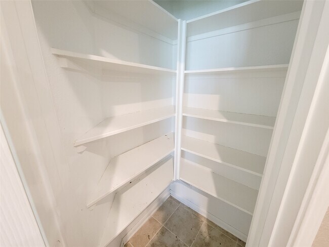 Building Photo - 14202 Persimmon Woods Dr