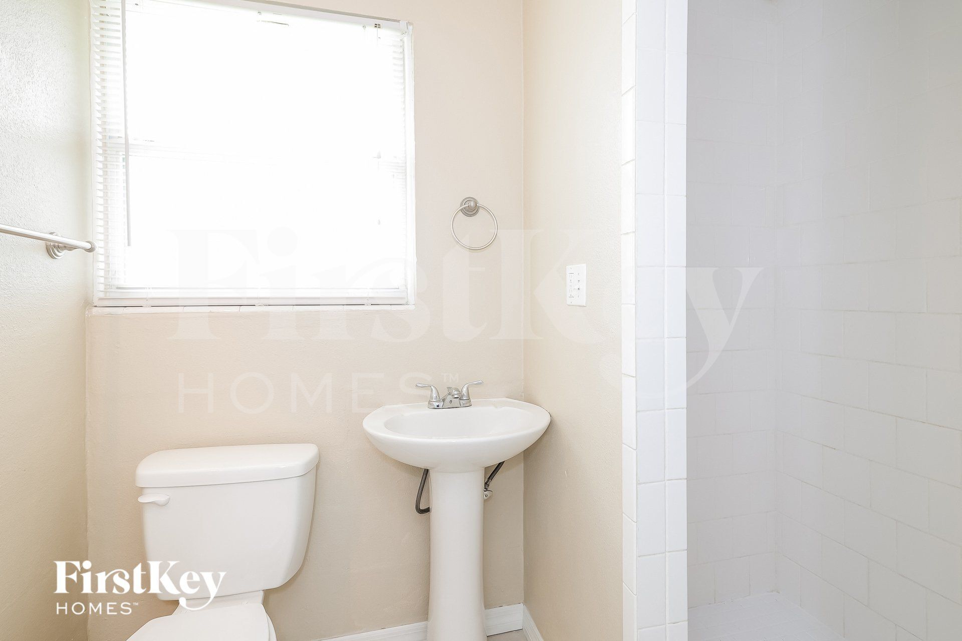 Building Photo - 1621 Mockingbird Ln