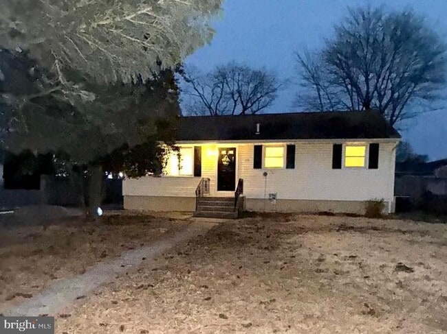 Building Photo - 115 Gloucester Ave