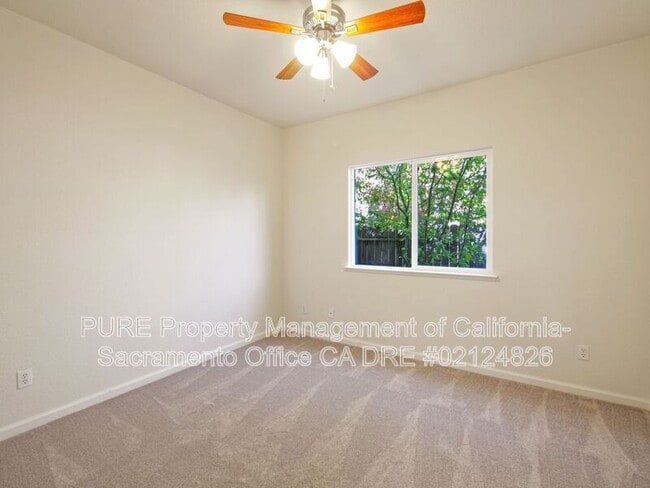 Building Photo - 2011 Misty Meadow Dr