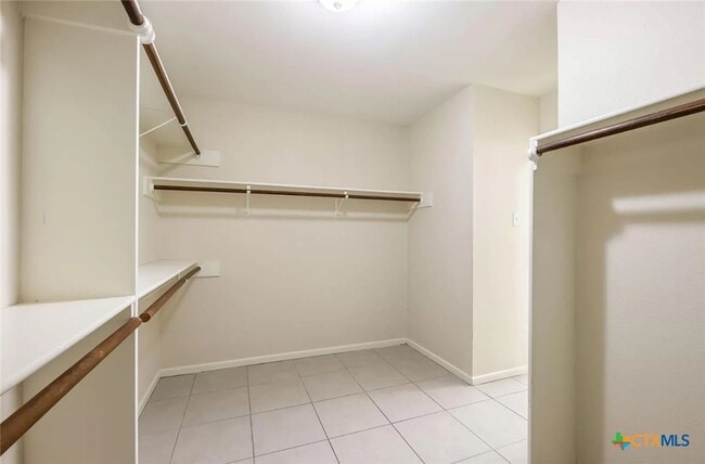 Building Photo - 4506 Walnut Rd