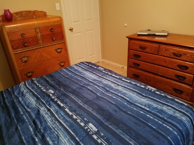 4th Bedroom (or Office) - 130 Easy St