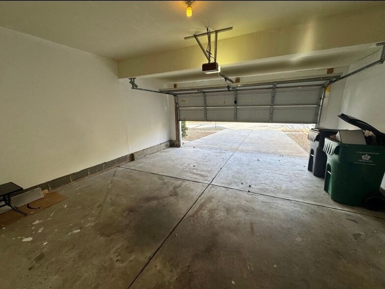 Garage - 9920 Forest Run Ln