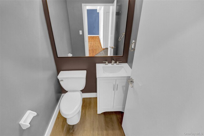 Building Photo - 100 W Broadway