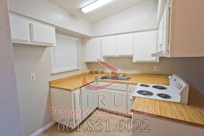 Building Photo - SW  gated community- condo 1bed-1.bath