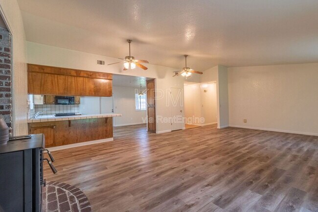 Building Photo - 9717 Treetop Dr