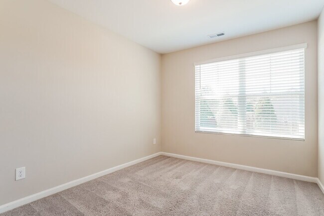 Building Photo - 548 Wendell Falls Pkwy