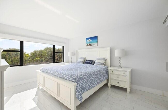 Building Photo - 9400 S Ocean Dr