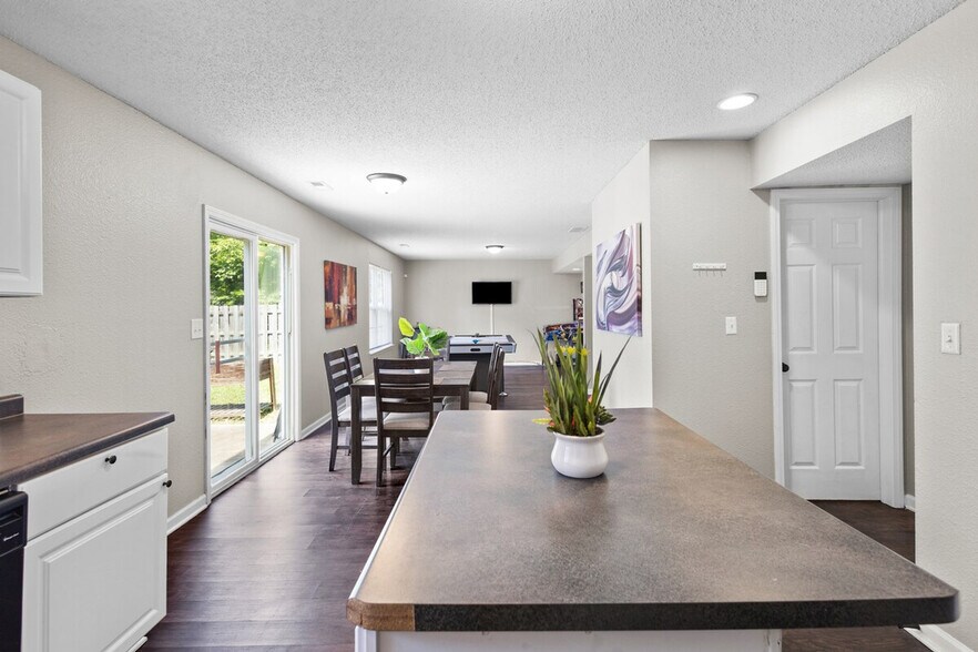 Building Photo - 9928 Comb Run Ct