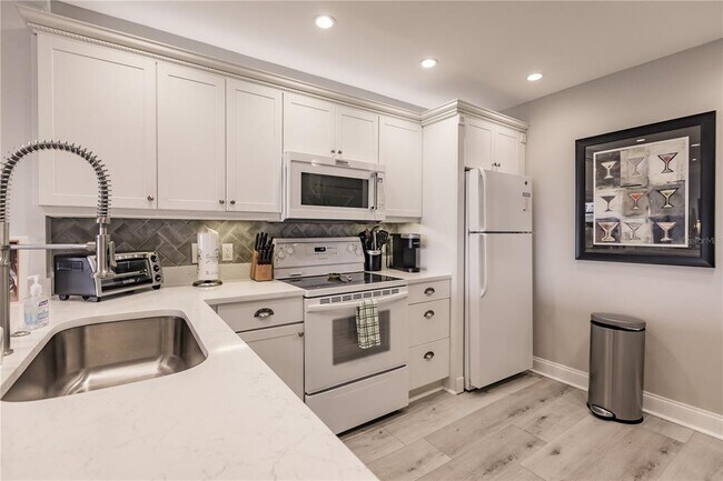 Building Photo - 1255 E Peppertree Dr