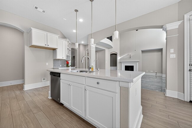 Building Photo - 1107 Passion Flower Wy