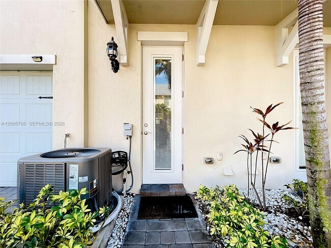 Building Photo - 5040 Eucalyptus Dr