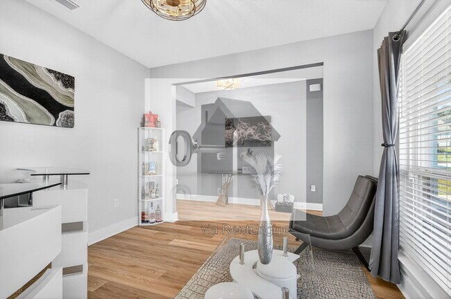 Building Photo - 6076 Rutherford Loop