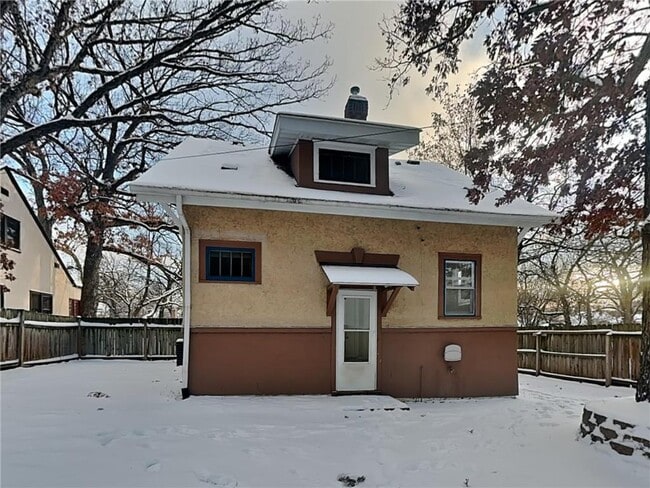 Building Photo - 3610 Oakdale Ave N