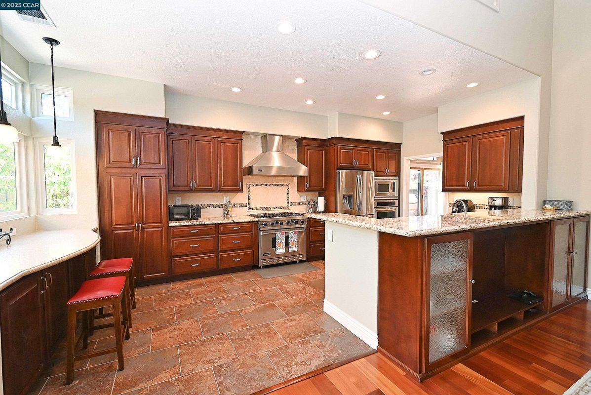 Building Photo - 800 Beaver Creek Ct