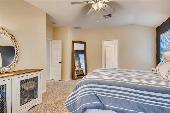 Building Photo - 903 Peyton Pl