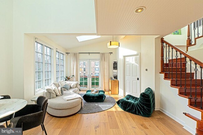 Building Photo - 3350 17th St NW