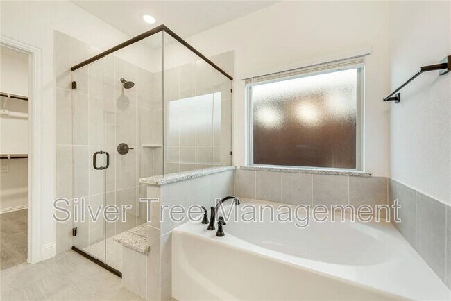 Building Photo - 9501 Moon Cactus Dr