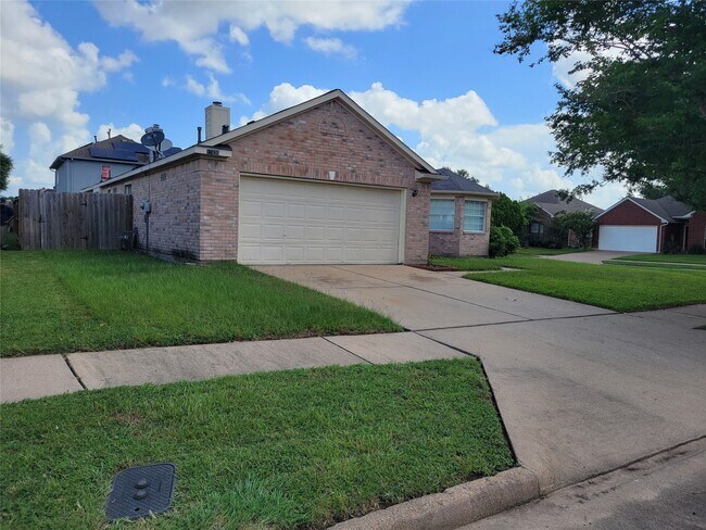 Building Photo - 19330 Larissa Dr