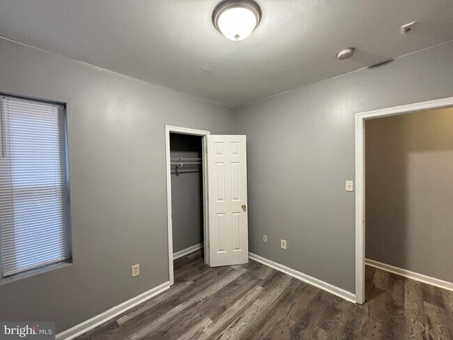 Building Photo - 1711 N Gratz St