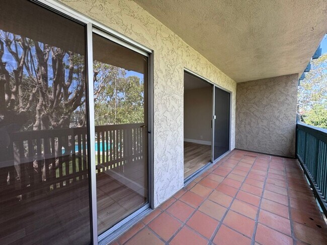 Building Photo - 576 N Bellflower Blvd