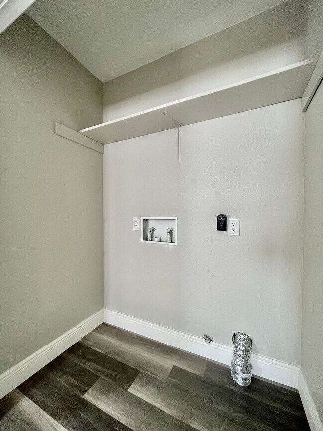Building Photo - New & Improved 1 Bedroom and 1 Bathroom Home in the Center of San Marcos