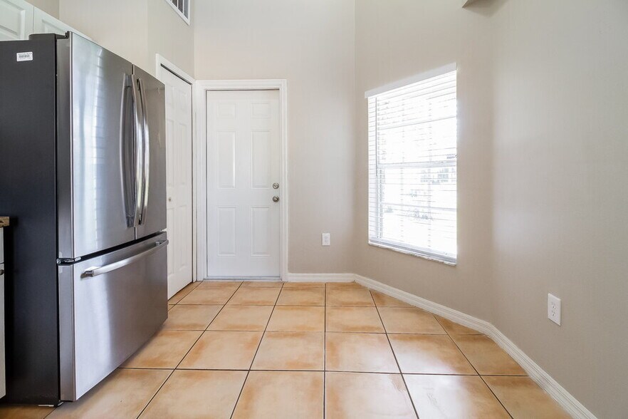 Building Photo - 312 Riunite Cir