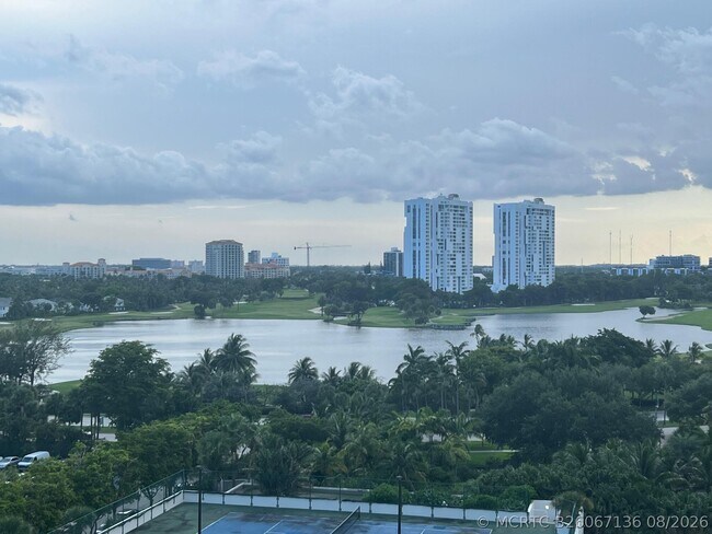 Building Photo - 20201 E Country Club Dr
