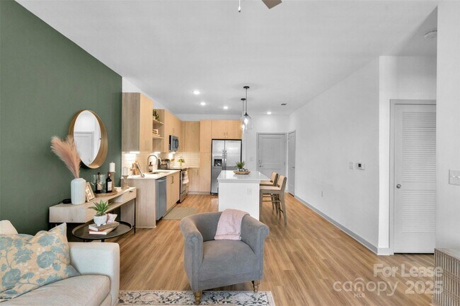 Building Photo - 9821 Research Dr