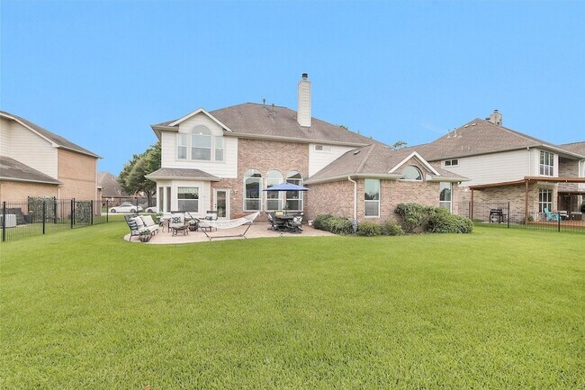 Building Photo - 3002 E Lake Falls Cir