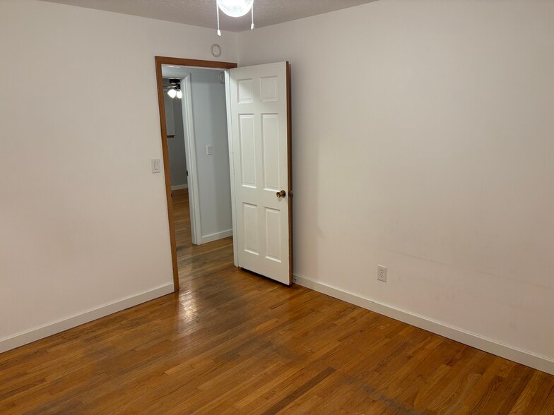 Guest Bed 2 - 12815 NE Fremont St
