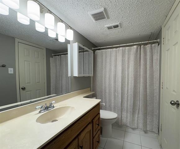 Building Photo - 1206 High Valley Dr
