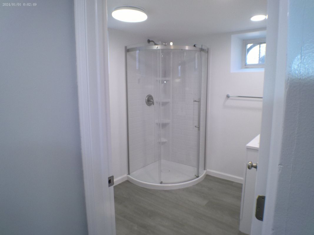 Building Photo - 114-116 Laurel Pl