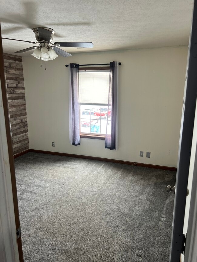 Building Photo - 1044 Cindy Jo Ct