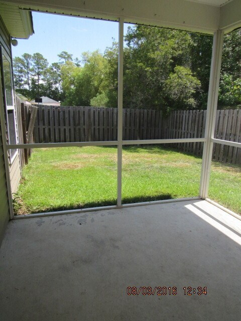 Building Photo - 758 E Bristol Way