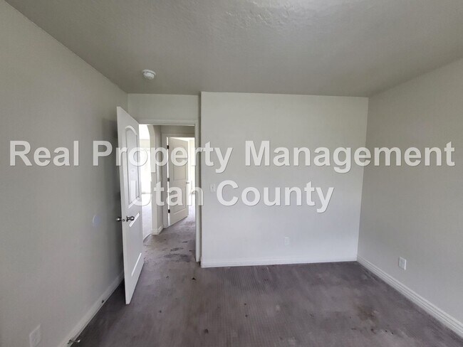 Building Photo - 998 S 960 E