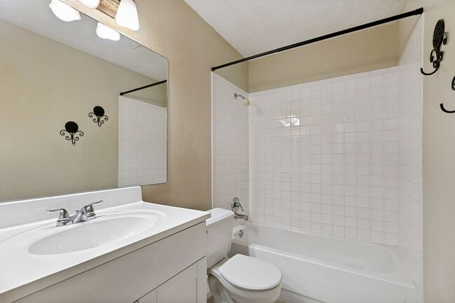 Building Photo - 6991 Sunset Village Dr