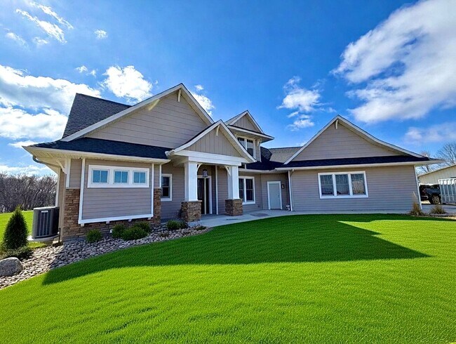 Building Photo - MUST SEE!  Gorgeous - Fully Furnished - New Construction Home in Delano.  No Detail Left To Be De...