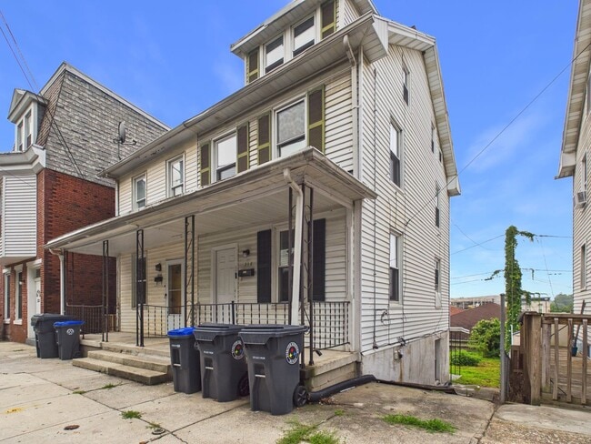 Building Photo - 316 N 2nd St