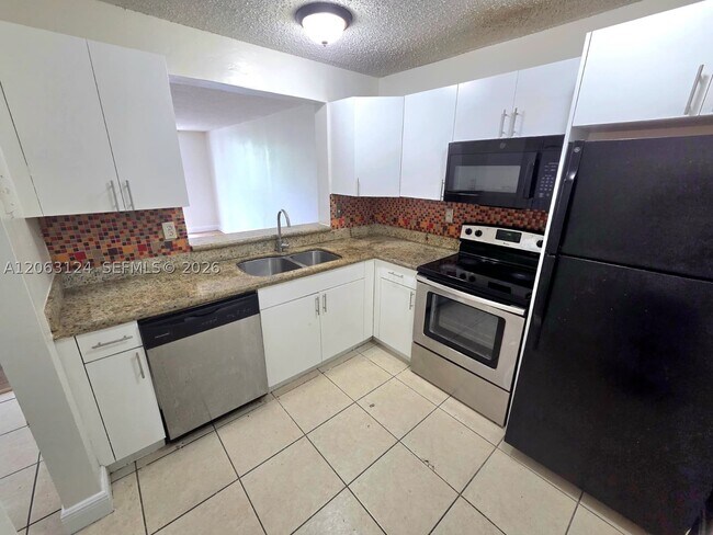 Building Photo - 482 NW 165th St