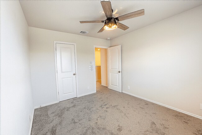 Building Photo - 10514 Egremont