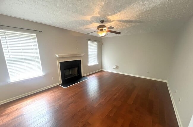 Building Photo - 1785 Campbell Ives Dr SE