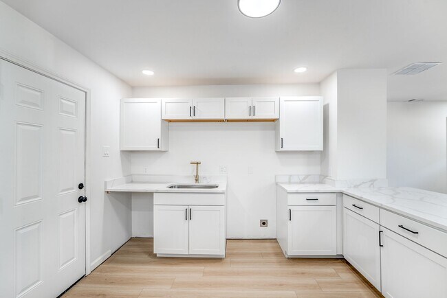 Building Photo - 1865 Ferber Ave