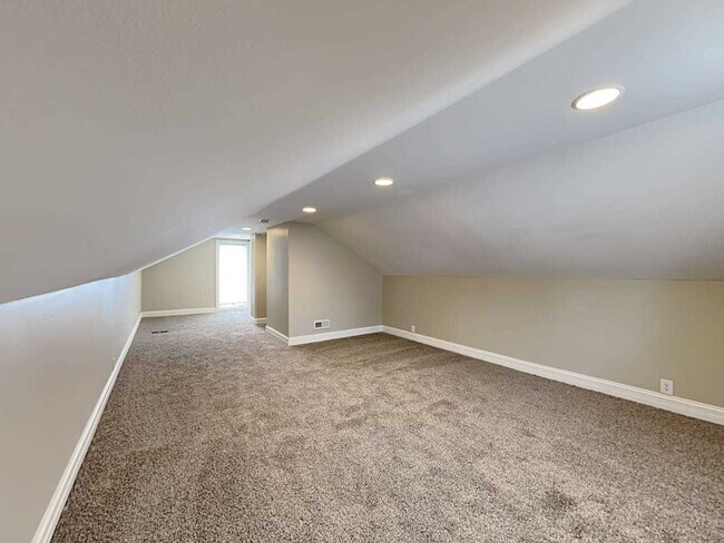 Building Photo - 9121 Mayfield Ave