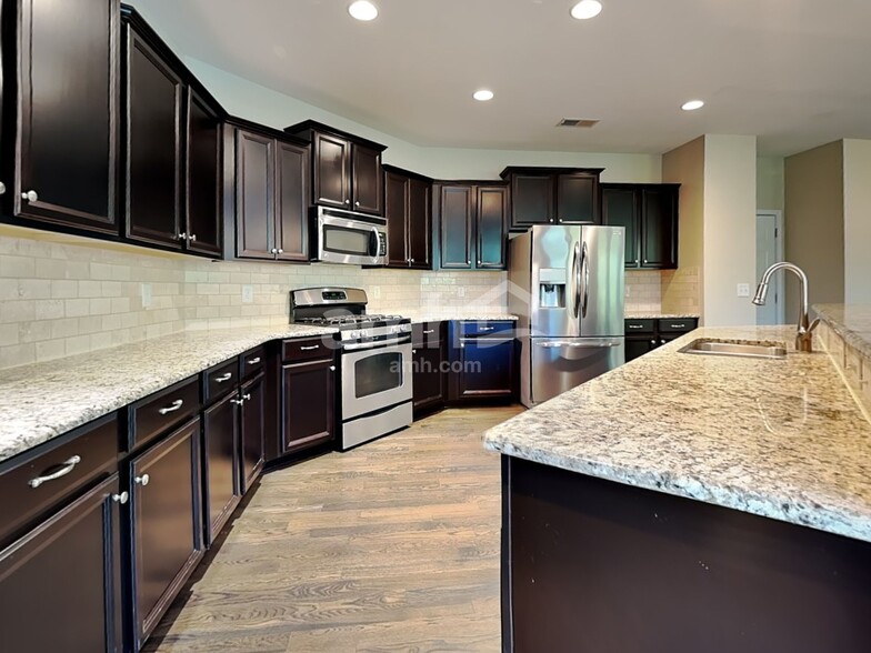 Building Photo - 1104 Wainscott Dr