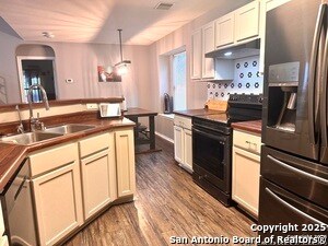 Building Photo - 6914 Sandy Point Dr