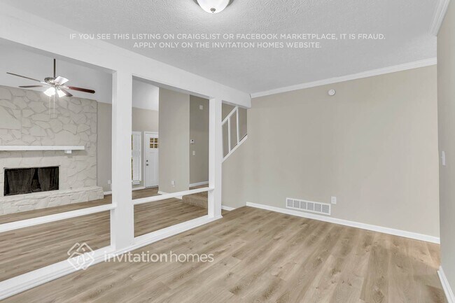 Building Photo - 6584 Oakwood Dr
